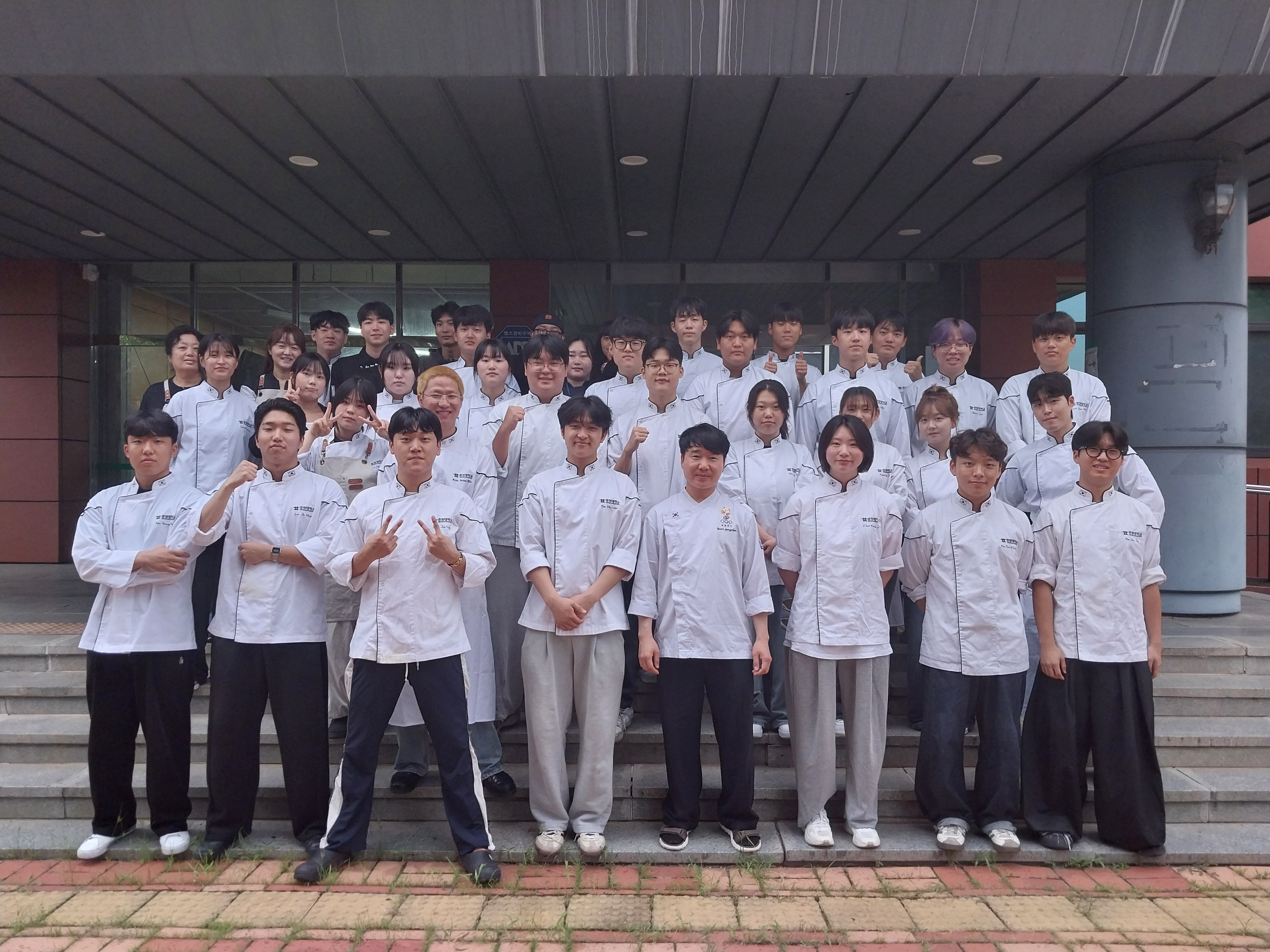 게시물의 2번째 이미지 - 하단 참조