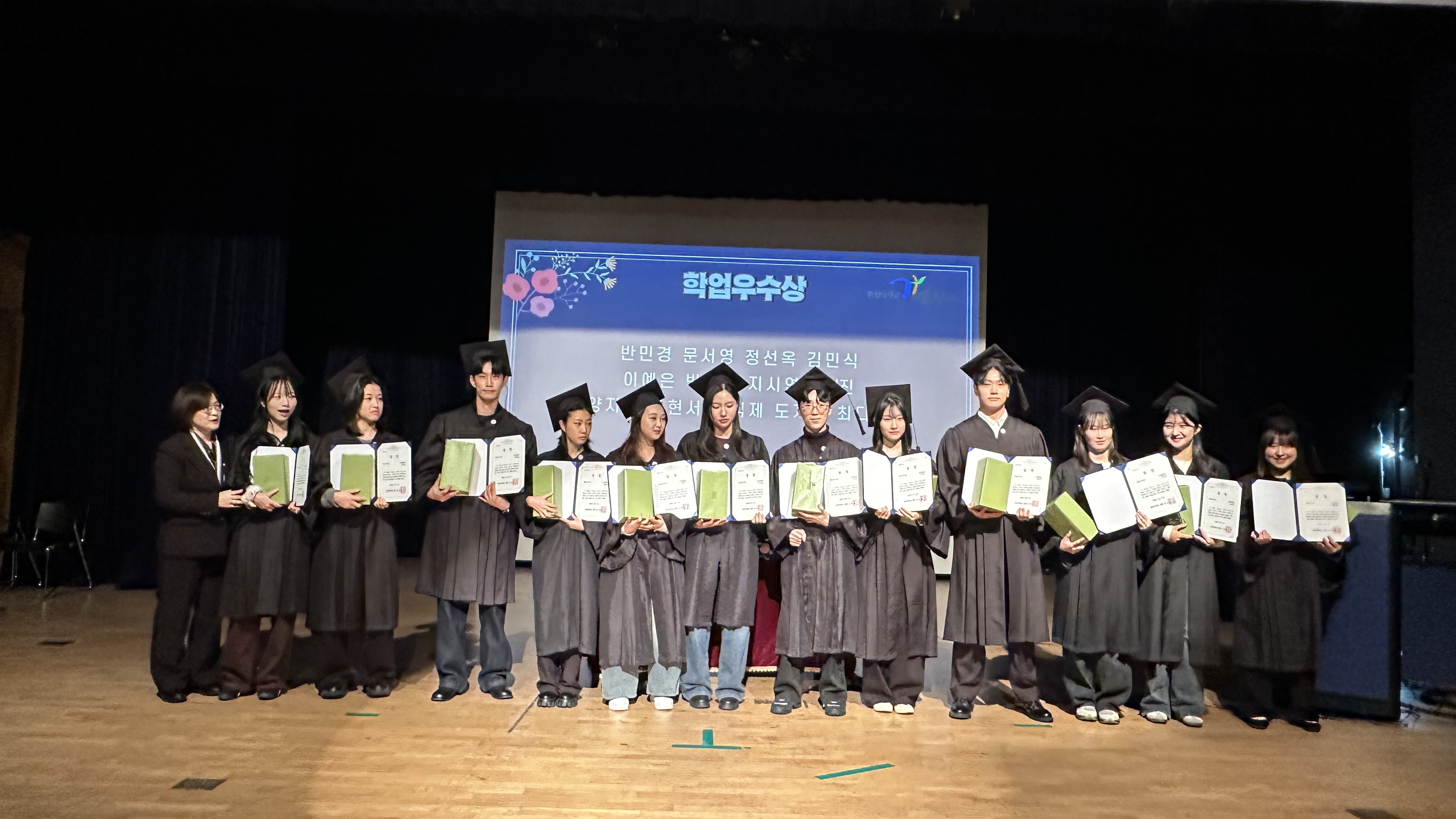 게시물의 1번째 이미지 - 하단 참조