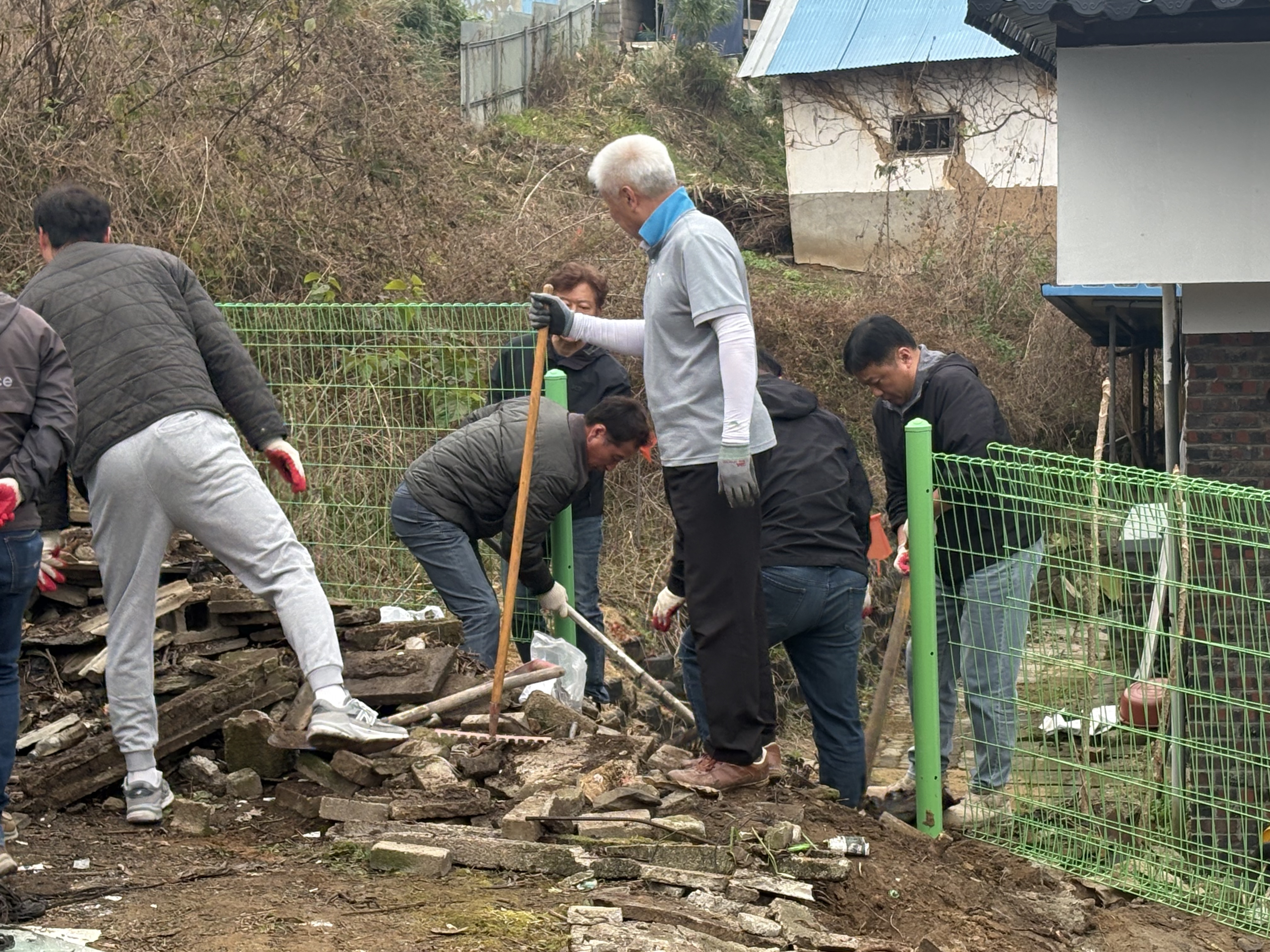 게시물의 1번째 이미지 - 하단 참조